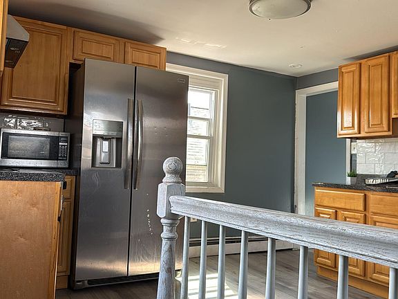 4th image of 234 Atlantic St Floor 3