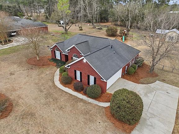 3rd image of 164 Ambleside Dr