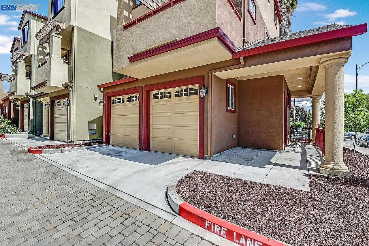 4 bed, 3.5 bath, 1548 sqft, $3,980 — Photo 4