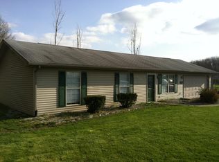 3523 Golden Prairie Ct, Hanover, IN 47243