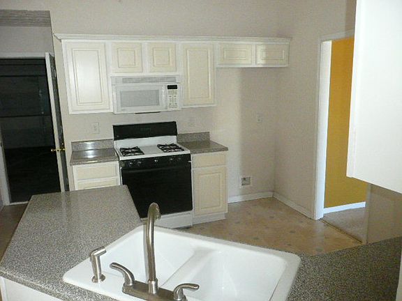 3rd image of 5640 Chinook Ct #1