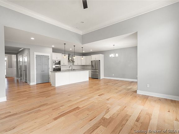 3rd image of 1009 Equine Avenue