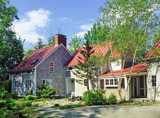 37 Brooks Ln, Little Deer Isle, ME 04650