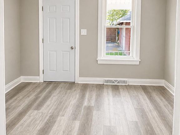 3rd image of 419 Union St
