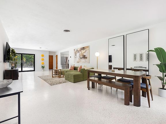 3rd image of 1860 SW 13th St