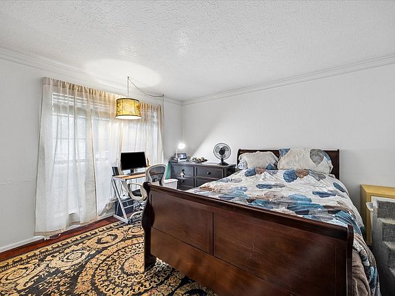4th image of 96 Eagle Rock Cir
