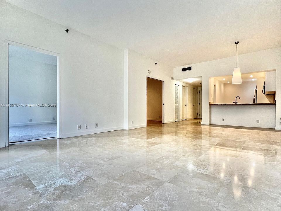 1st image of 201 Crandon Blvd APT 432