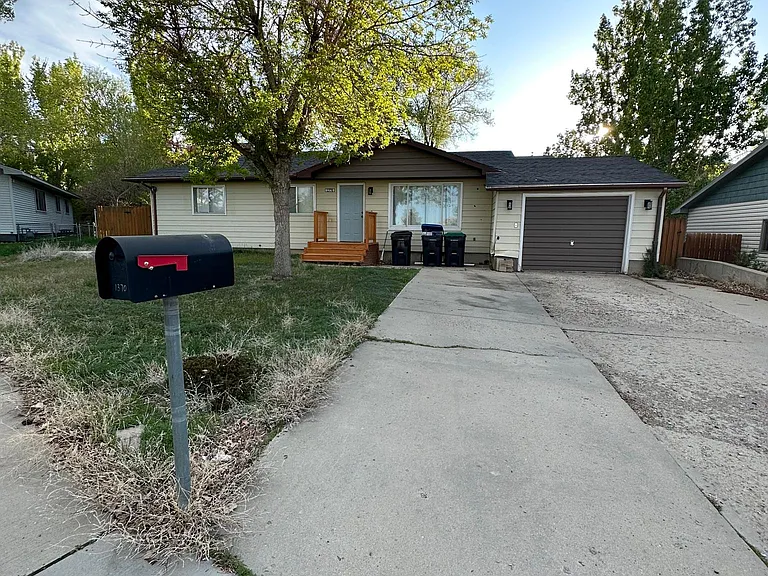 1370 Singletree Dr — Photo 1
