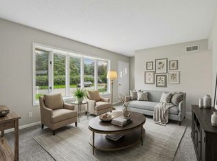 255 County Road C2 W, Roseville, MN 55113