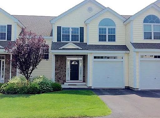 1st image of 4 Minuteman Ln