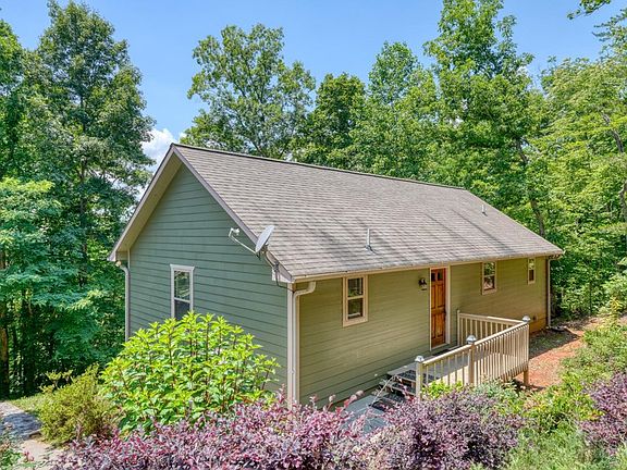 5th image of 2270 Valley View Dr