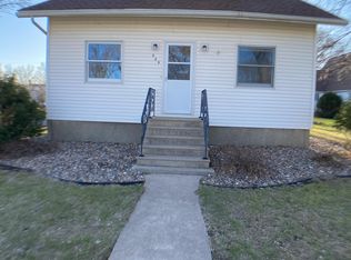 665 Maple St, Wabasso, MN 56293