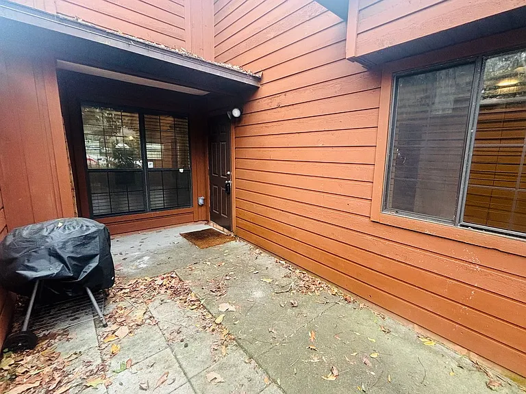 900 SW 62nd Blvd #G37 — Photo 3