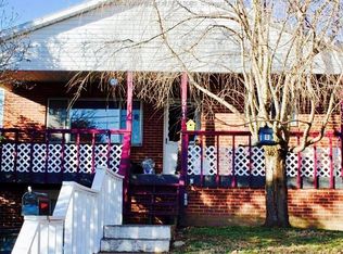 311 Gibbs St, Ravenswood, WV 26164
