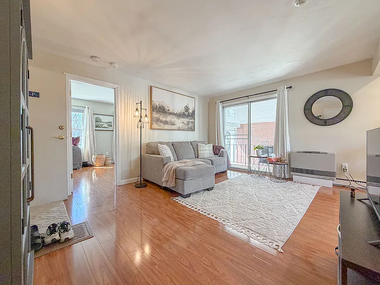 173 Pine St #2P — Photo 8