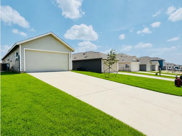 449 Jones Beach Ln, Jarrell, TX 76537