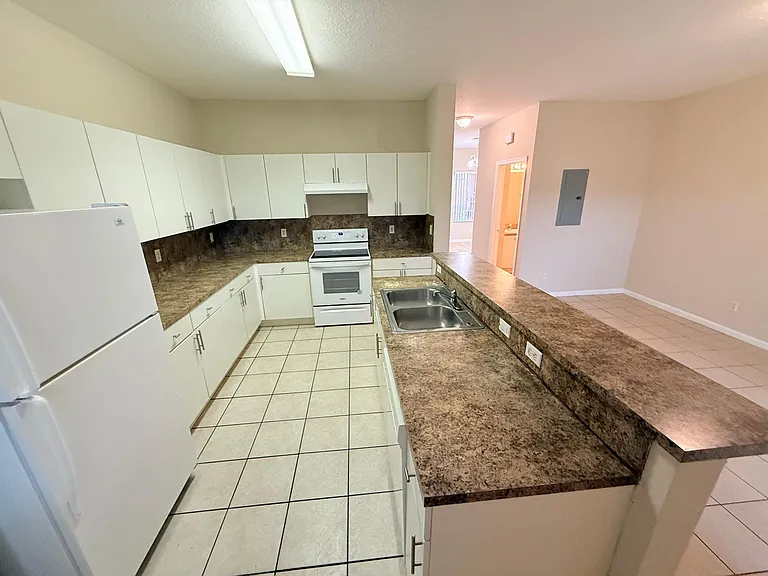 905 N Santa Catalina Cir #905 — Photo 9