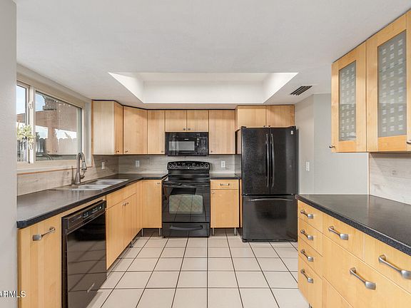 4th image of 1029 E LODGE Drive
