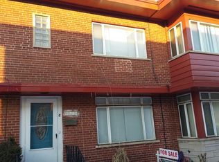 9525 Gross Point Rd #C, Skokie, IL 60076