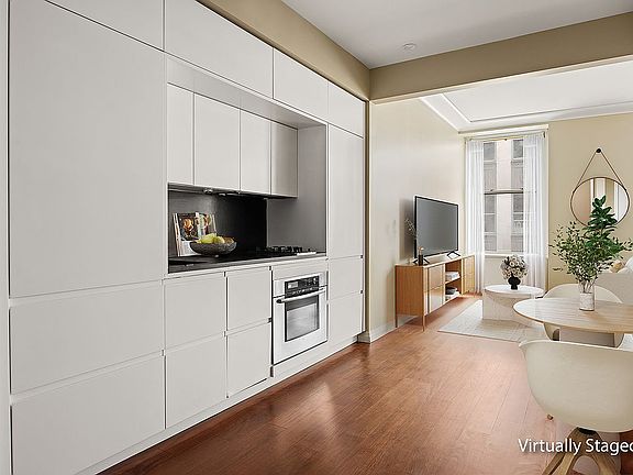 5th image of 55 Wall St APT 714