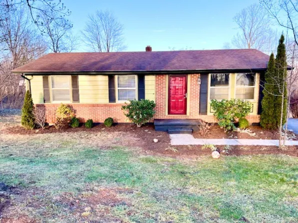 127 Farmdale Dr, Madison Heights, VA 24572