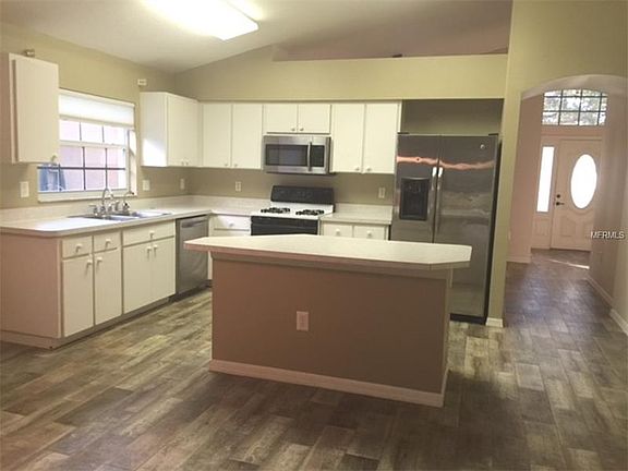 4th image of 29340 Crossland Dr