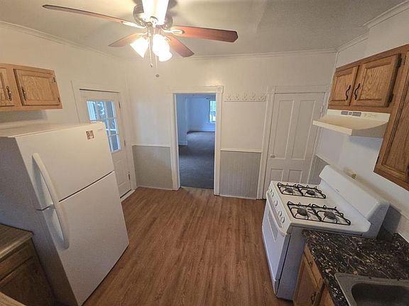 4th image of 84 Valley Ave