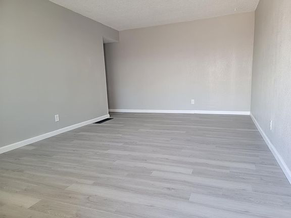 3rd image of 8010-8008 Loucreta Dr