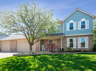 20W371 Rutgers Dr, Downers Grove, IL 60516