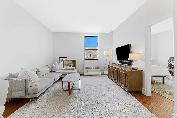 Rented by REAL New York | media 11