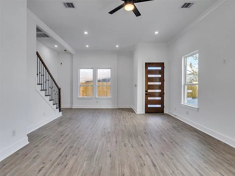 5128 Clover St #B — Photo 7