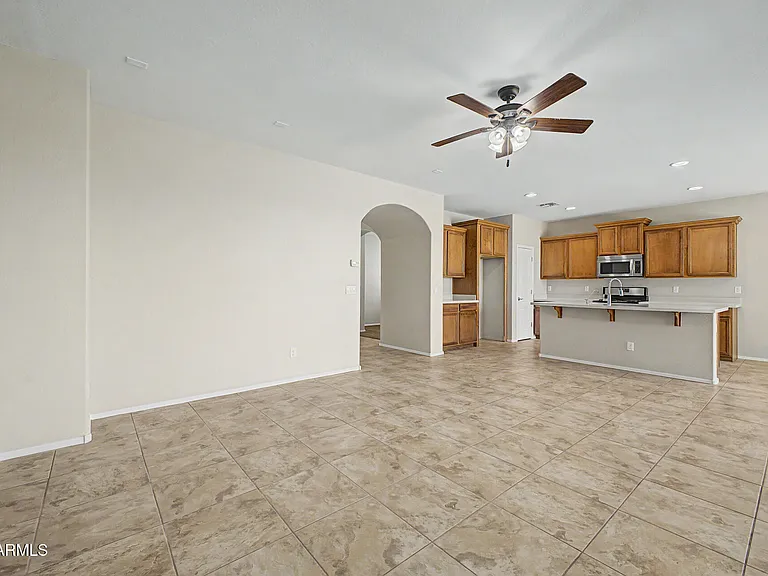 319 S 197th Ave — Photo 4