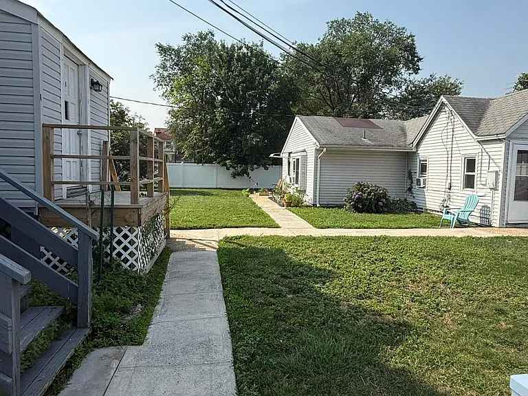 257 Carr Ave #C — Photo 2