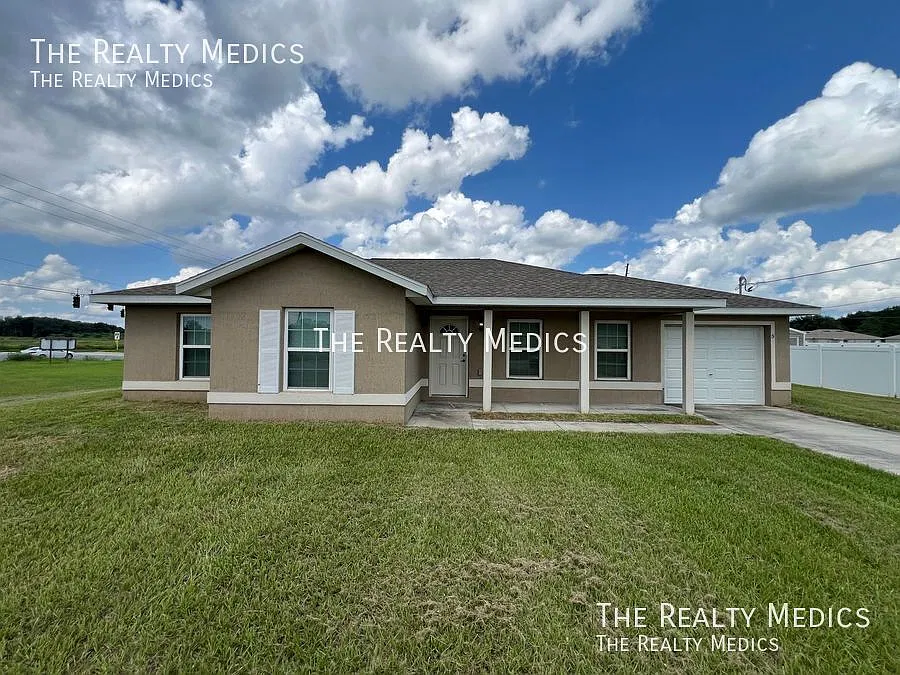 Incredible 3 Bedroom, 2 Bathroom Home In Ocala!! — Photo 1