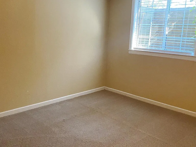 920 Miami Way — Photo 14