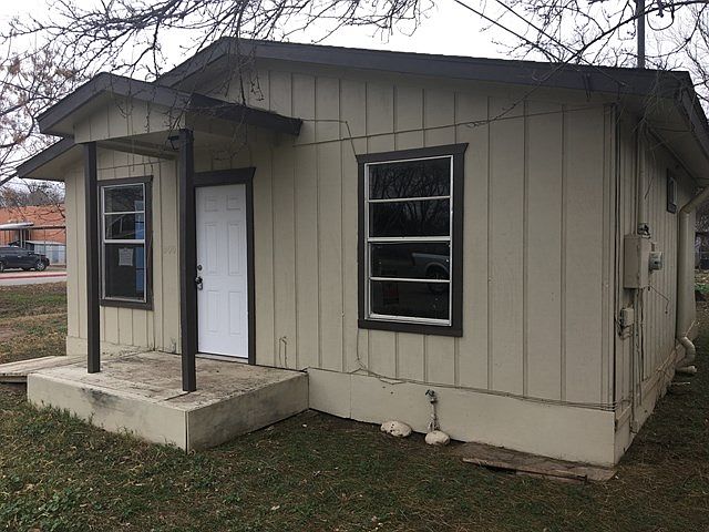 2nd image of 200 Nicholas St