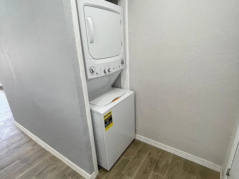 4536 Britton Ave — Photo 8