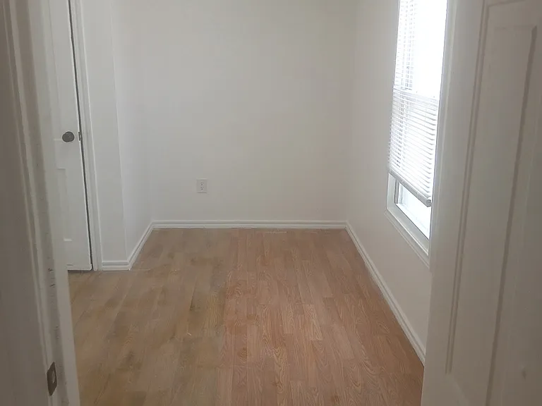 408 N 3rd St #6 — Photo 10