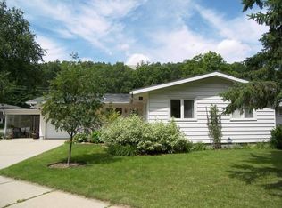 915 11 1/2 St SW, Rochester, MN 55902