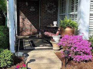 10528 Eagle Pines Ln, Louisville, KY 40223