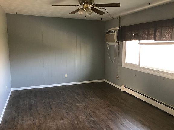 5th image of 108 Carolyn Ln APT 18