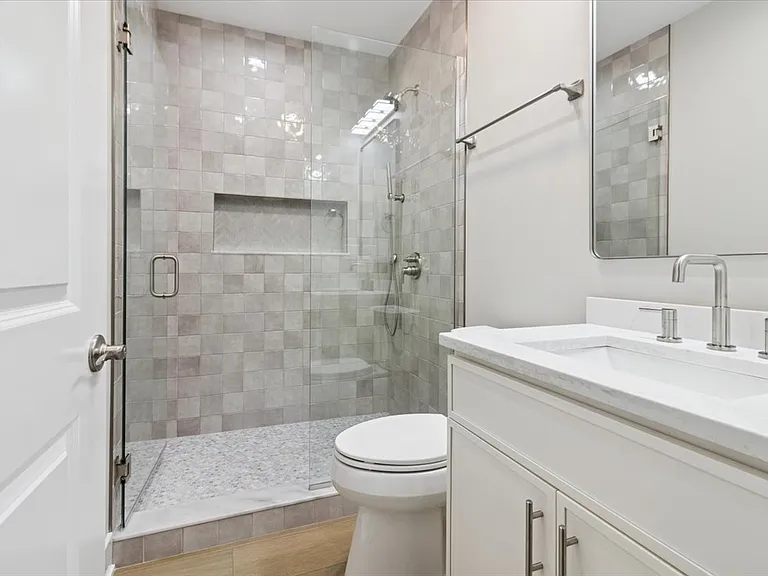 302 Hughes Ave — Photo 16