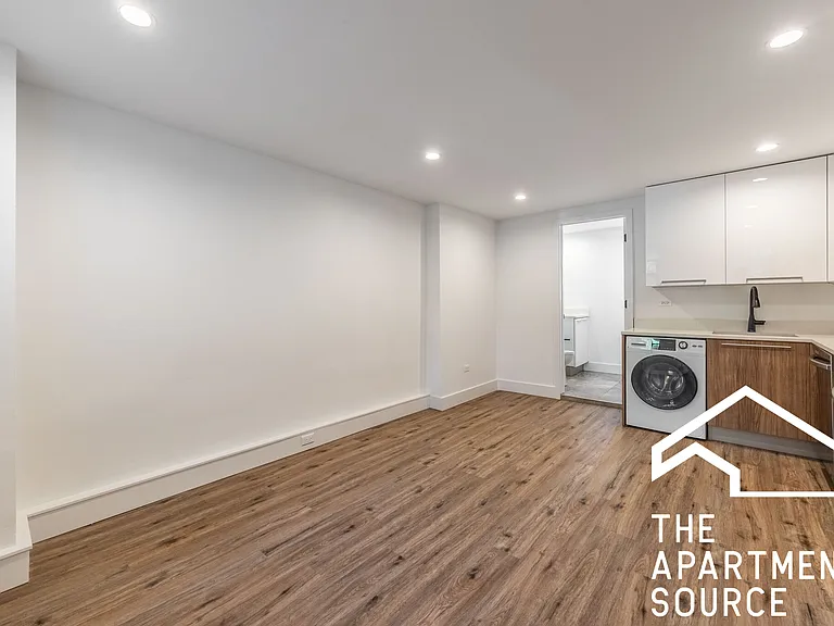 941 W Carmen Ave #1 — Photo 4