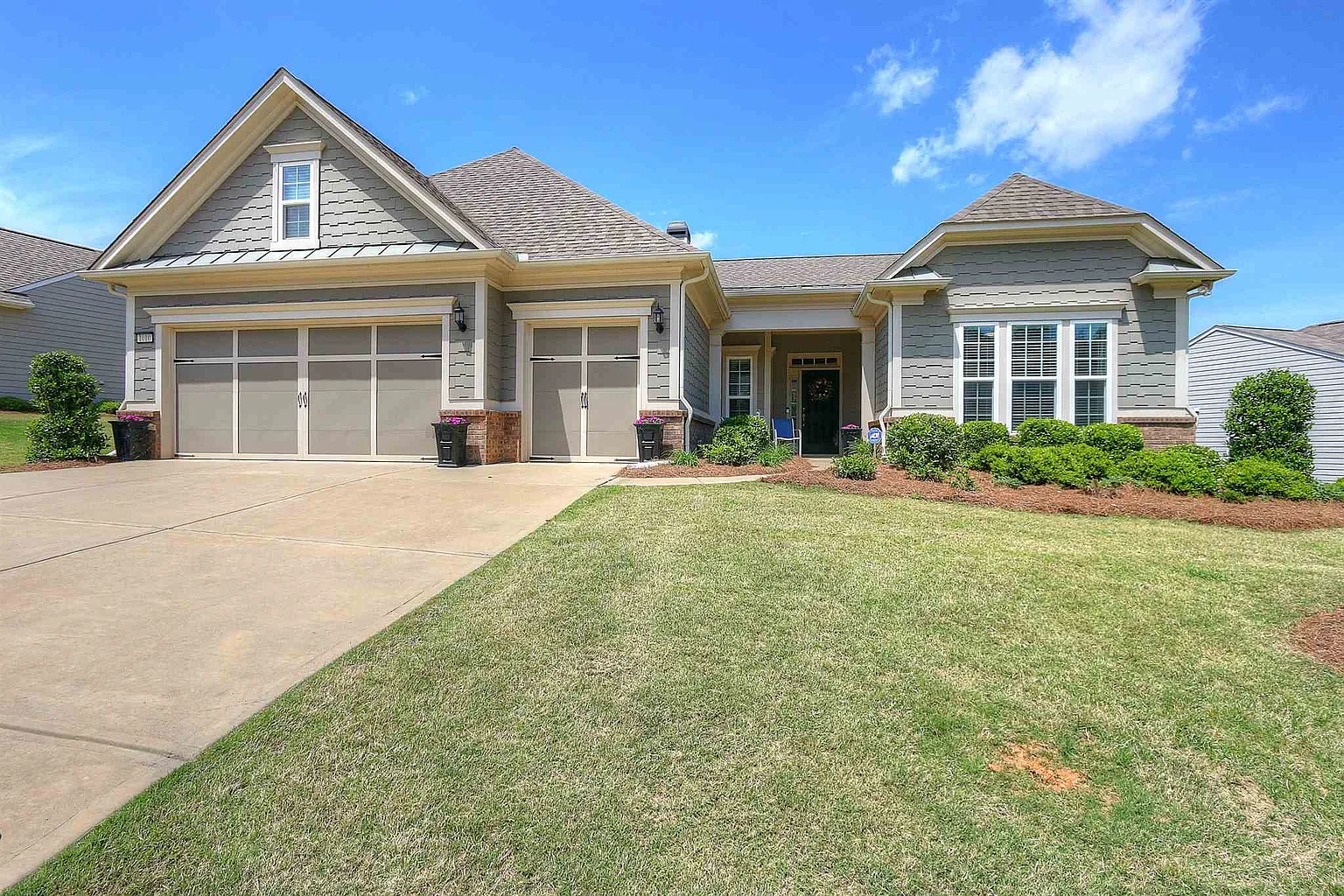 1010 Lakefront Ct photo 1