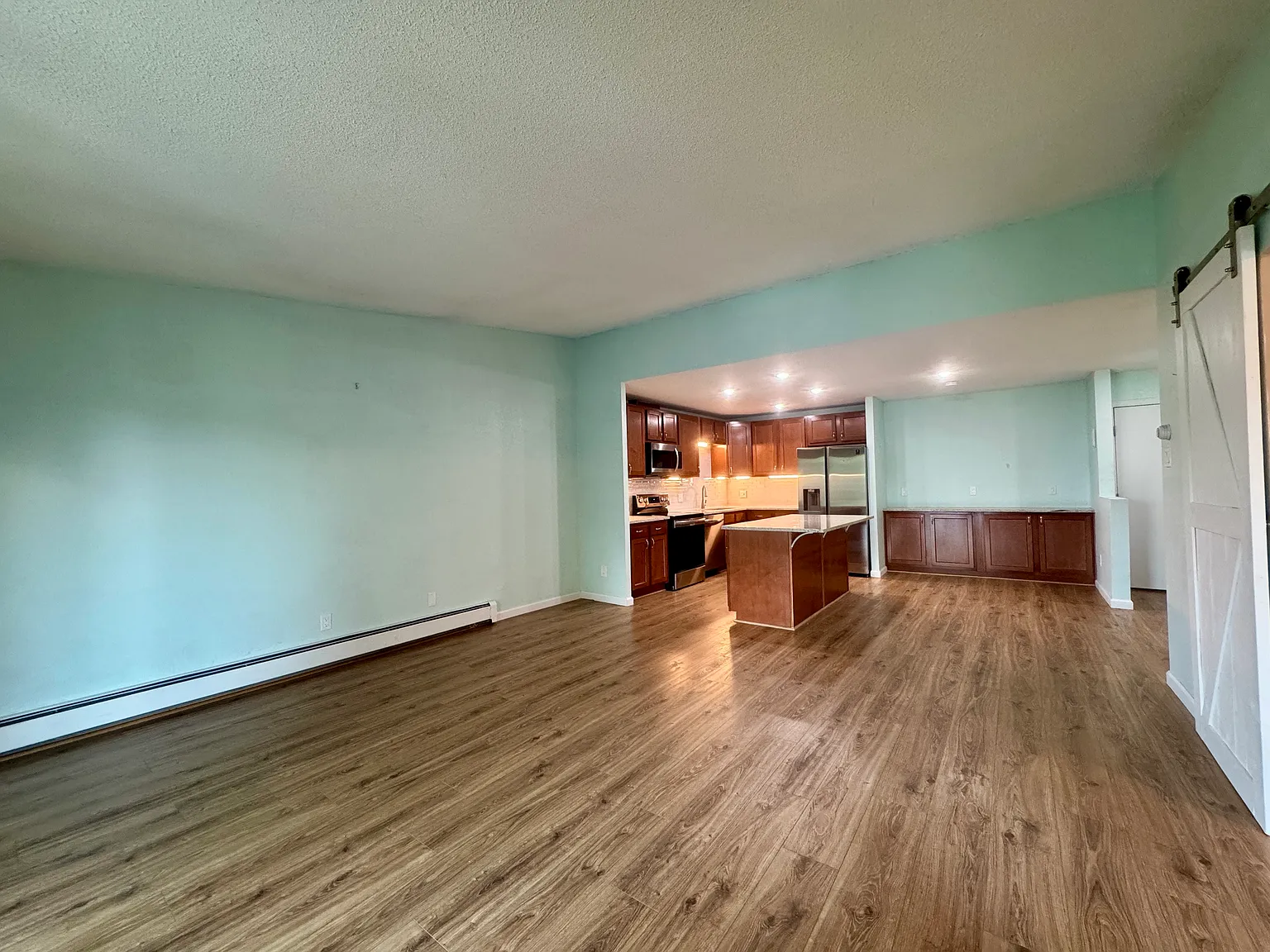2 bed, 1200 sqft, $1,760 — Photo 3