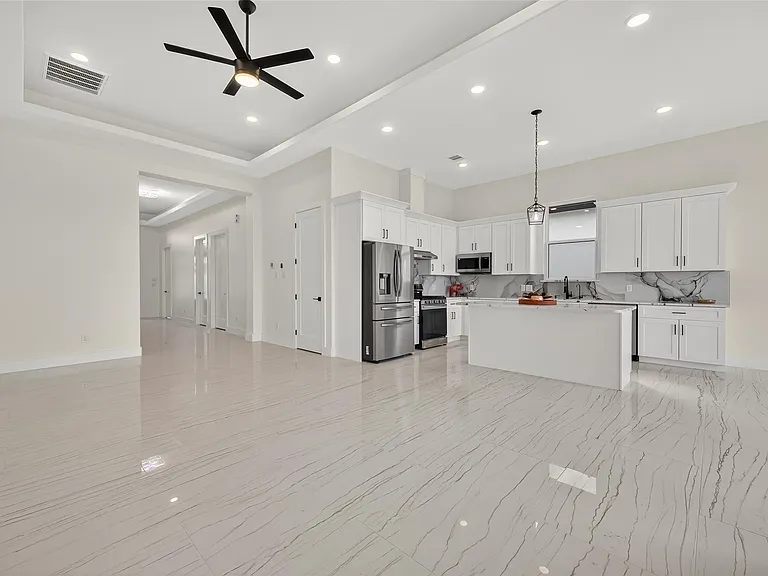 2226 Syrian St — Photo 12