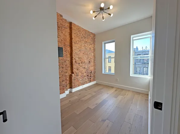 1853 Cornelia Street image 12 of 16