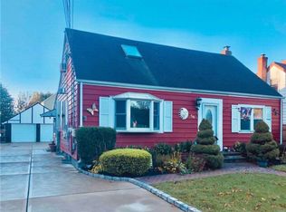 54 E 23rd St, Huntington Station, NY 11746
