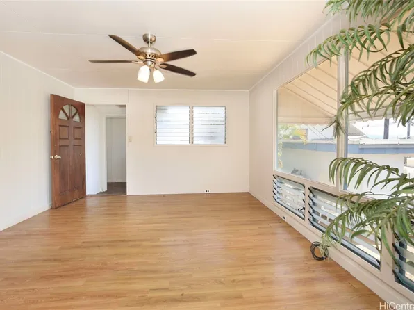 94-378 Kahuawai St, Waipahu, HI 96797