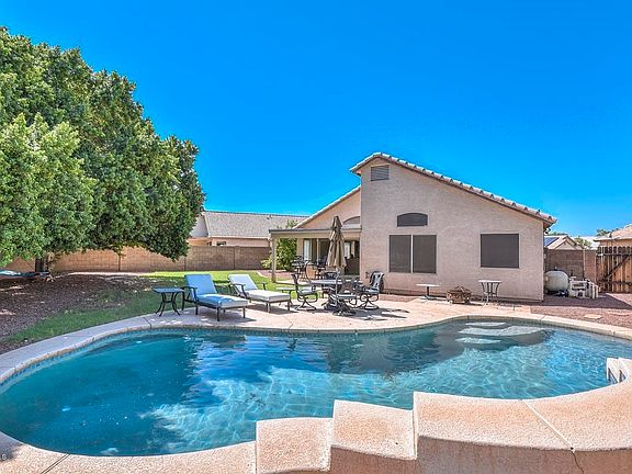 Pool-Backyard2